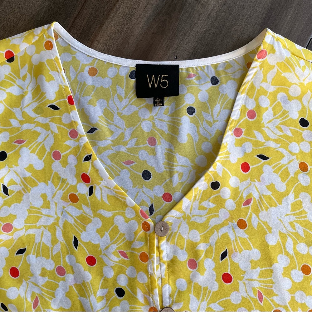 W5 Tie Front Button Up Blouse Size Large